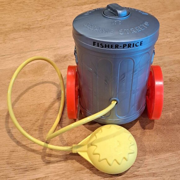 Vintage Fisher-Price 1977 Oscar the Grouch pop up pull toy - Picture 3 of 12